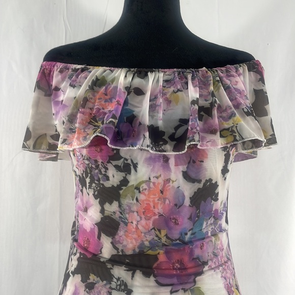 Bebe off the shoulder Floral top, blouse, ruffle,bodysuit, Size Medium - Picture 2 of 7